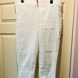 Spanx size 2X white distressed raw hem jeans.
